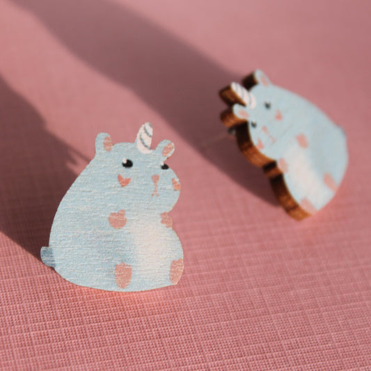 Hamsterisarvinen nappikorvakorut